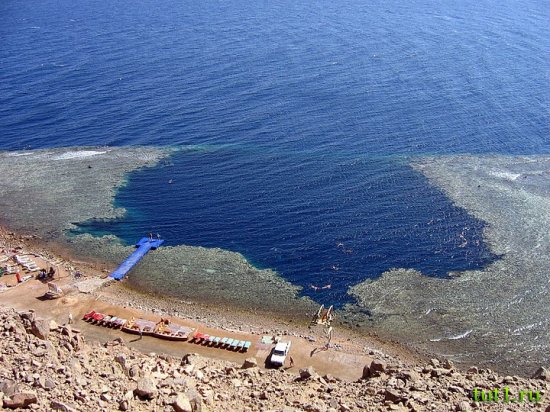 Голубая дыра в бухте Дахаба, Египет