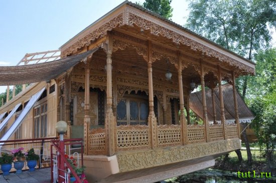 Сринагар - плавучие дома