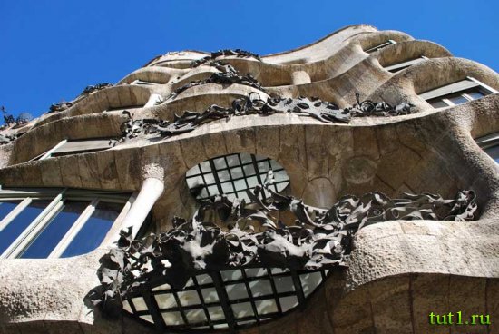 Дом Мила в Барселоне - Испания