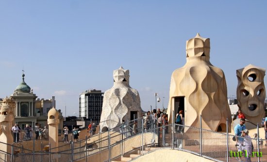 Дом Мила в Барселоне - Испания