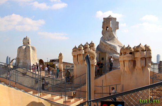 Дом Мила в Барселоне - Испания