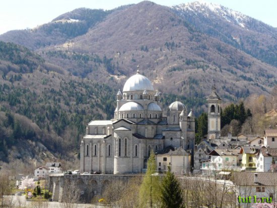 Храм Мадонна крови - Италия