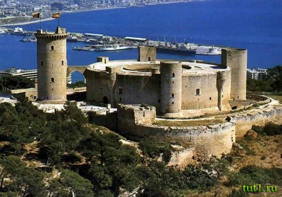 Замок Бельвер в Пальма-де-Майорка — Майорка, Испания