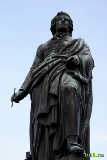 Зальцбург - памятник Моцарту