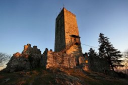 Замок Бараделло в Комо — Италия