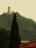 Замок Бараделло в Комо