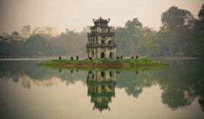 Озеро Возвращенного Меча в Ханое - Вьетнам